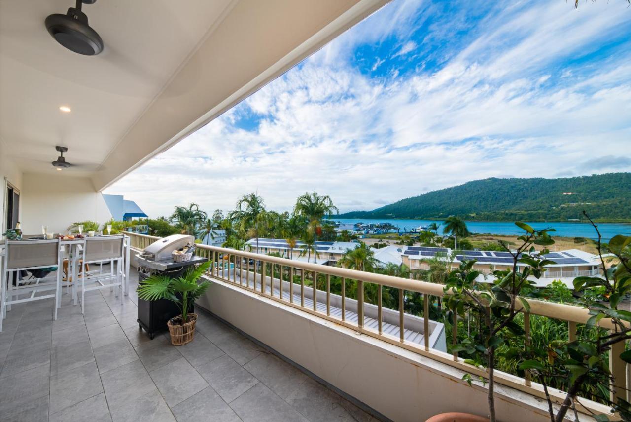 Eagles Nest On Airlie Apartamento Airlie Beach Exterior foto